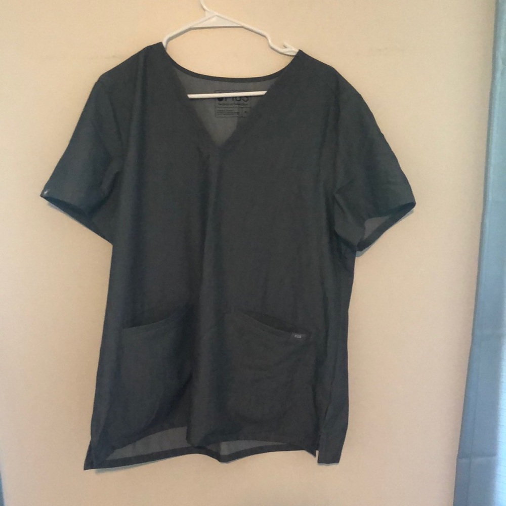 Figs scrub top